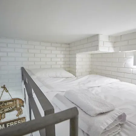 Apartment Mind-blowing Petite In The Heart Of Athens! *